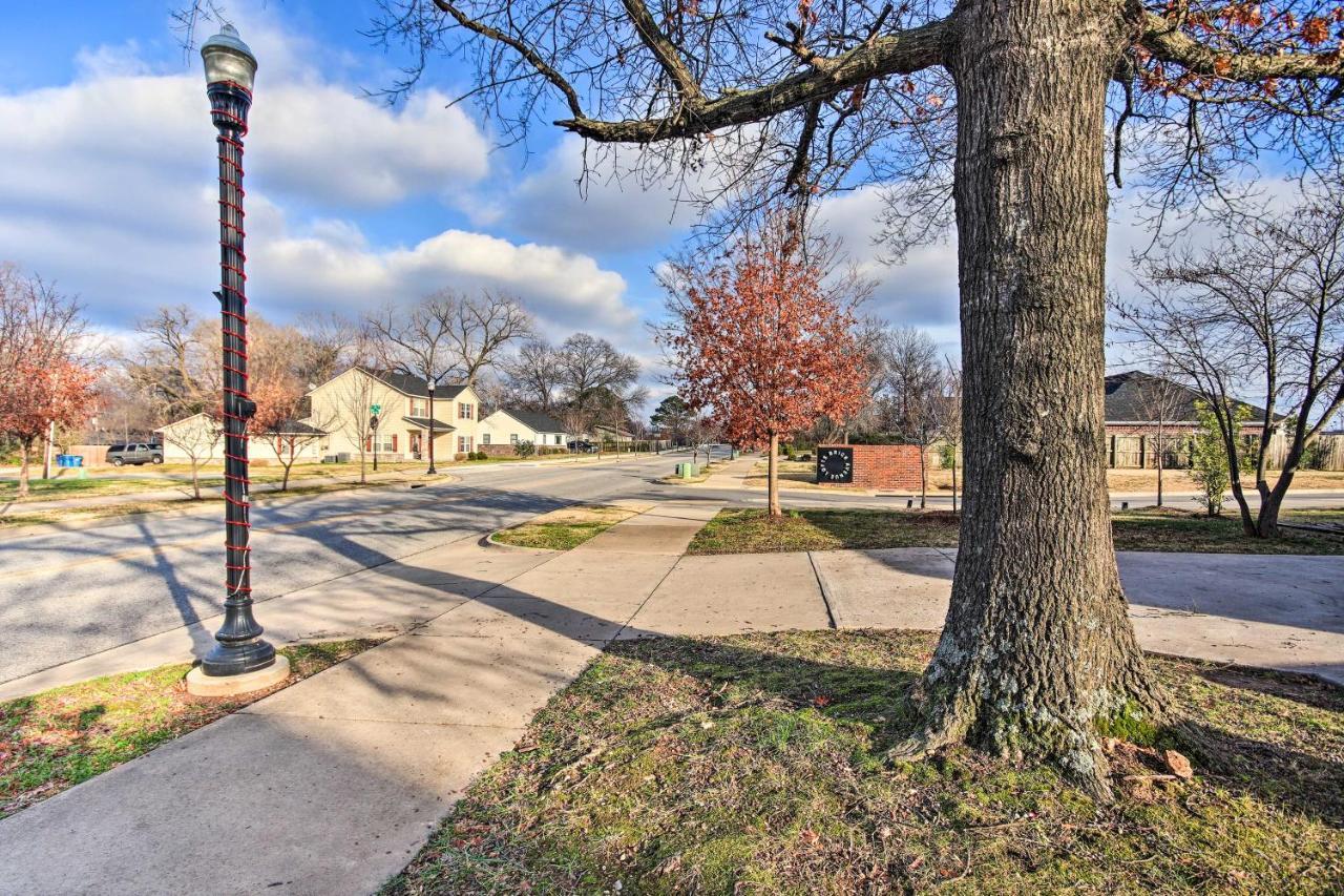 Home Grassy Yard, Walk To Bentonville Square Exterior foto