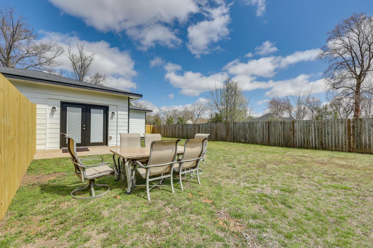Home Grassy Yard, Walk To Bentonville Square Exterior foto