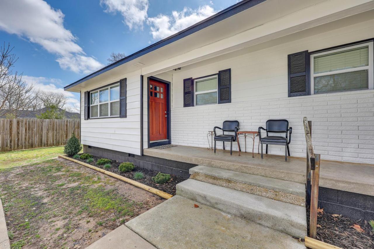 Home Grassy Yard, Walk To Bentonville Square Exterior foto