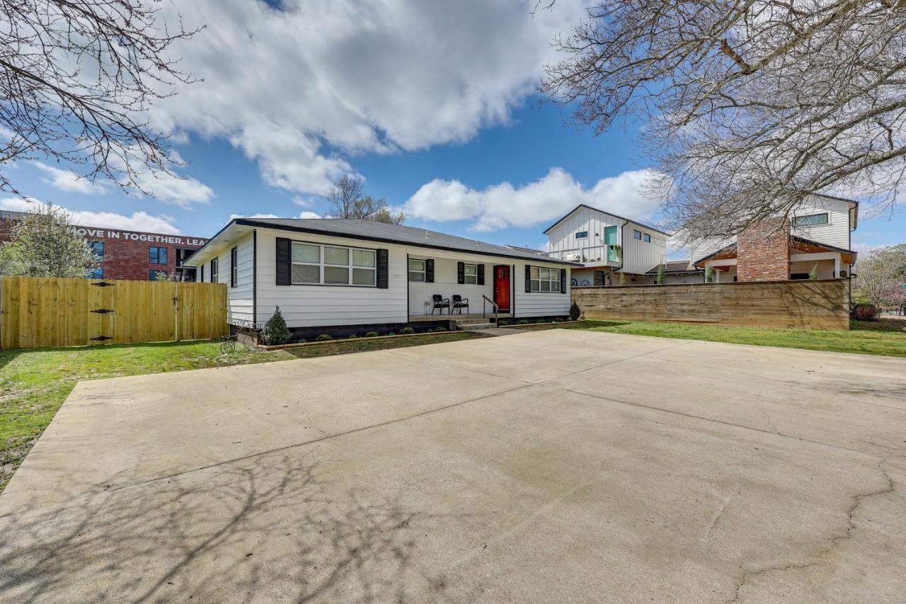 Home Grassy Yard, Walk To Bentonville Square Exterior foto